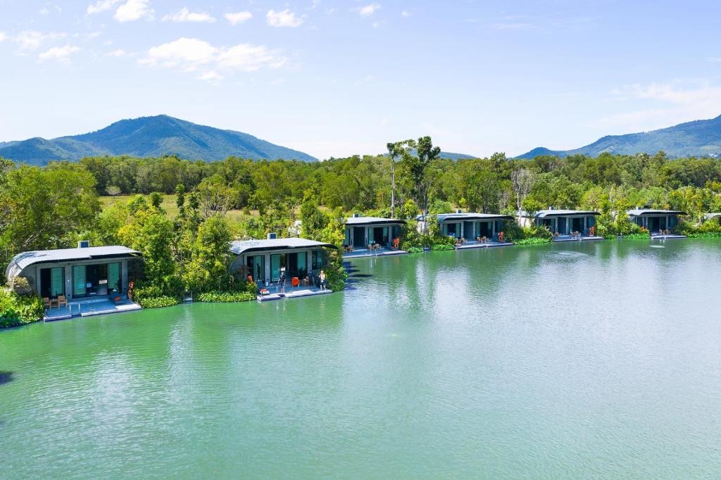 Lakeside villas at Samui Fishing Club & Resort in Koh Samui